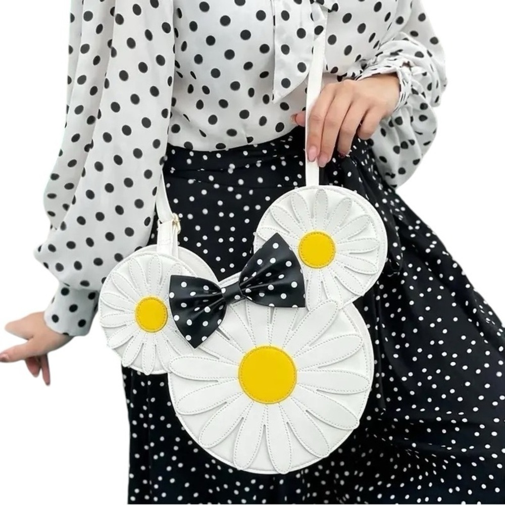 Disney Loungefly Minnie Mouse Daisy Crossbody Purse